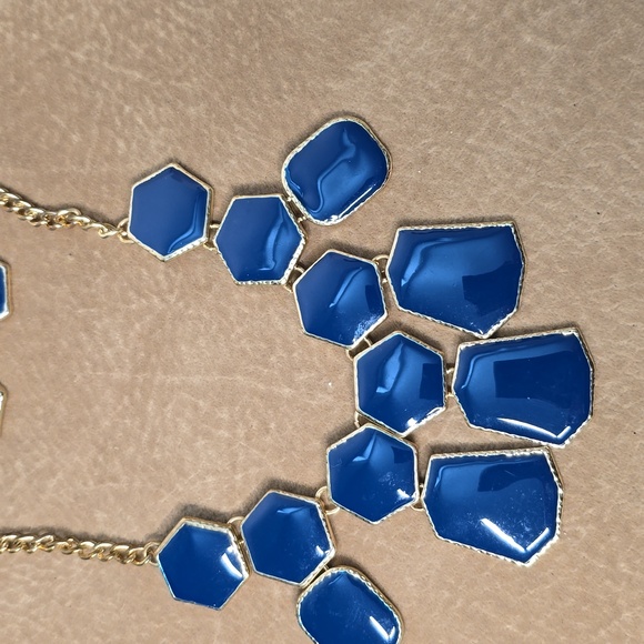 Necklace & earring set - Picture 4 of 10